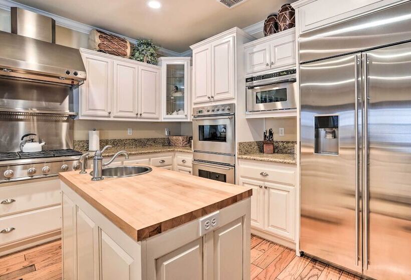 Huge Lake Arrowhead Home W/ 3 Decks & Grill!