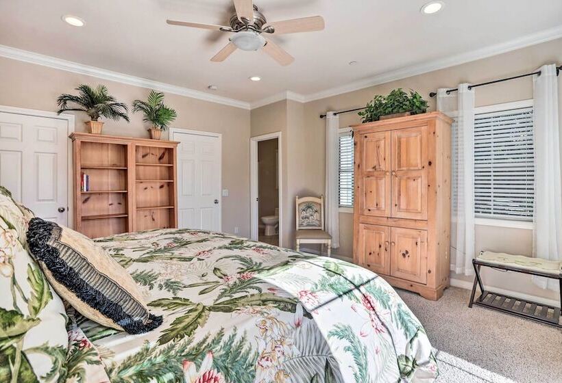 Huge Lake Arrowhead Home W/ 3 Decks & Grill!