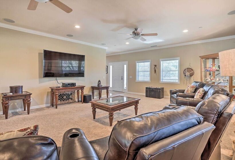 Huge Lake Arrowhead Home W/ 3 Decks & Grill!