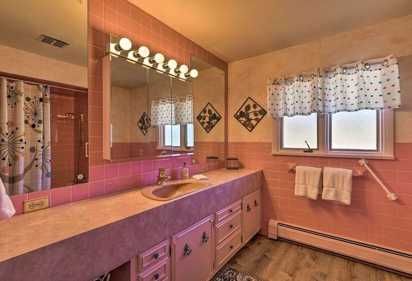 Spacious Colorado Retreat W/ Deck & Mountain Views