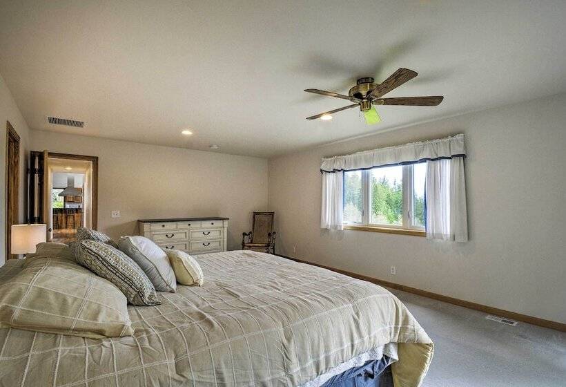 Idyllic Retreat ~ 20 Mi To Olympic National Park!