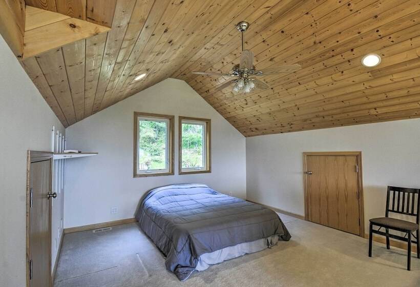 Idyllic Retreat ~ 20 Mi To Olympic National Park!