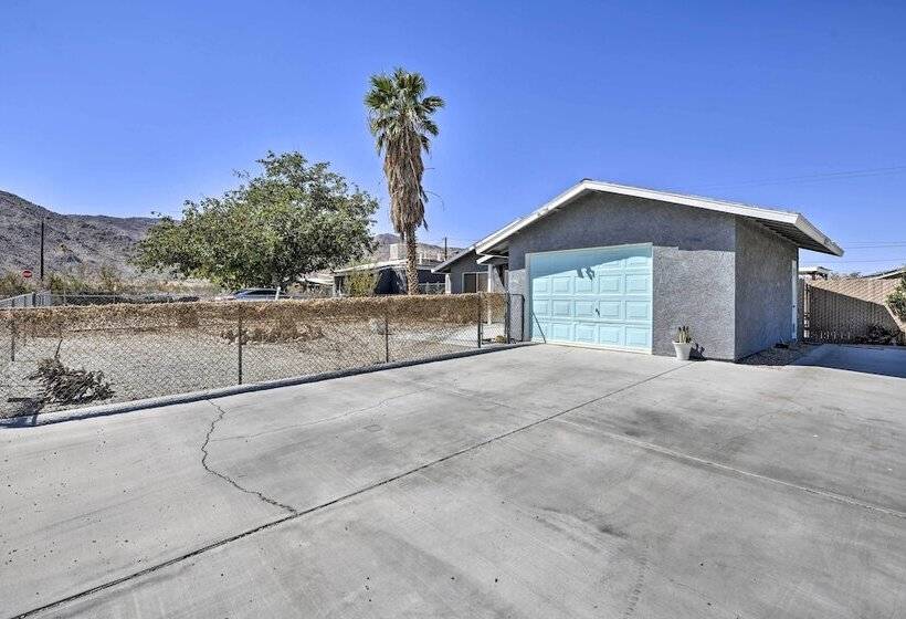 Indie Eclectic Desert Home W/ Hot Tub + Patio