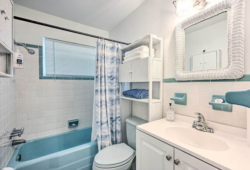 Inverness House W/ Boat Launch + Home Gym!