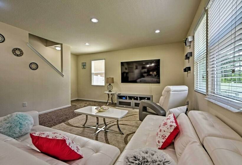 Jax Home W/ Yard  10 Mi To Adventure Landing!