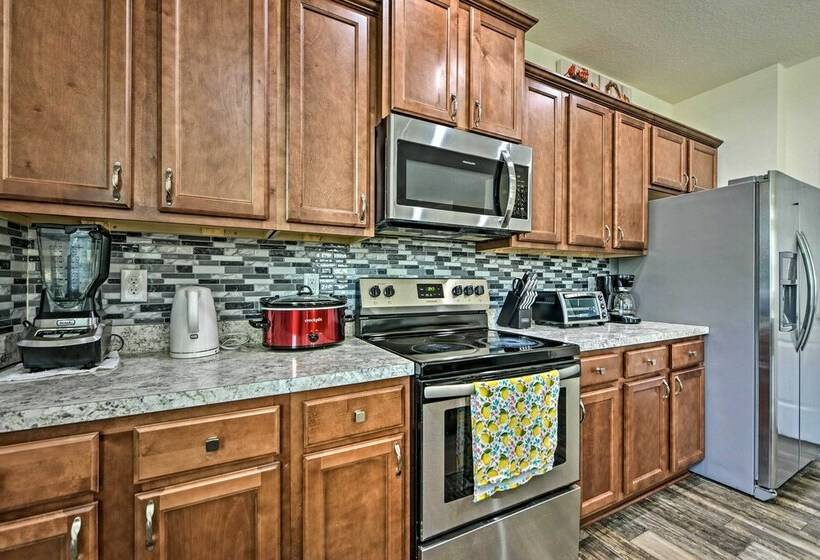 Jax Home W/ Yard  10 Mi To Adventure Landing!