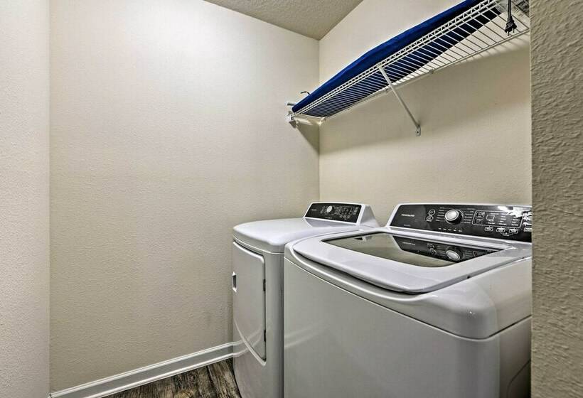 Jax Home W/ Yard  10 Mi To Adventure Landing!