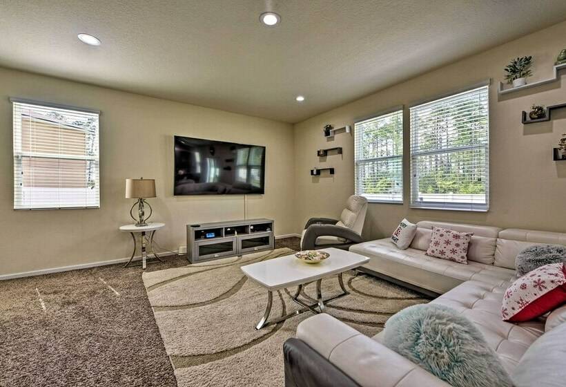 Jax Home W/ Yard  10 Mi To Adventure Landing!