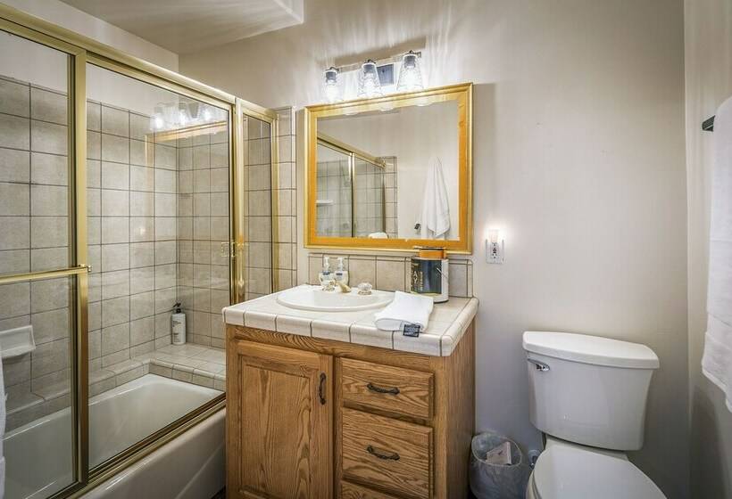 Lake Arrowhead Retreat W/ Decks + Mountain Views!