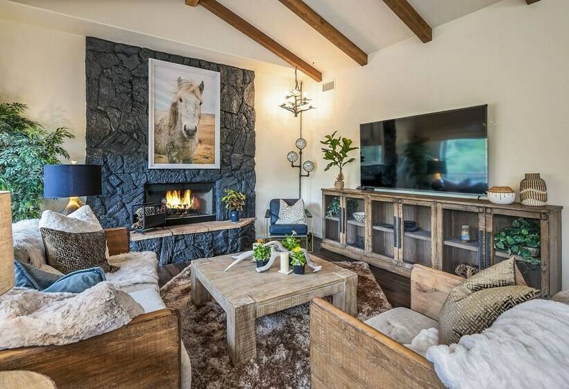 Lake Arrowhead Retreat W/ Decks + Mountain Views!