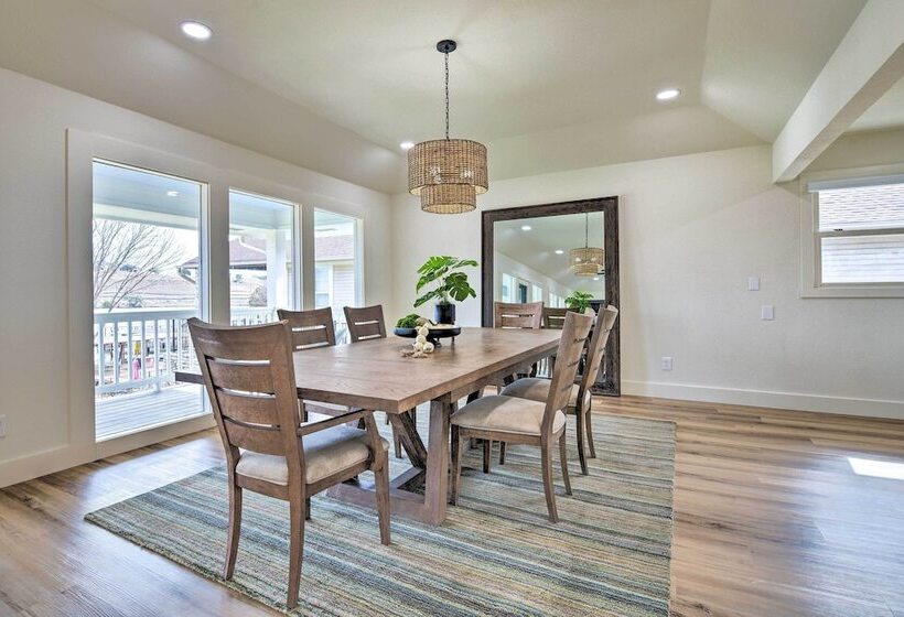 Lake Dayz Granbury Retreat W/ Private Dock!