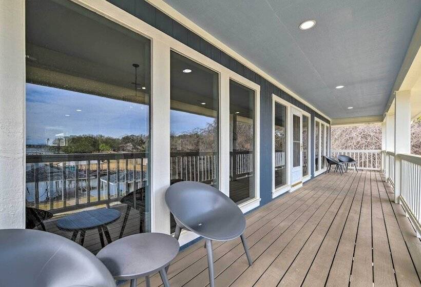 Lake Dayz Granbury Retreat W/ Private Dock!