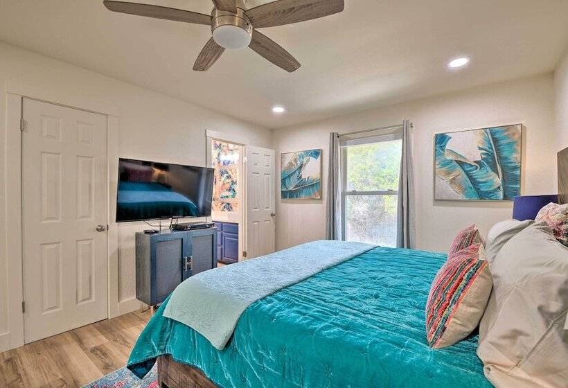 Lake Dayz Granbury Retreat W/ Private Dock!