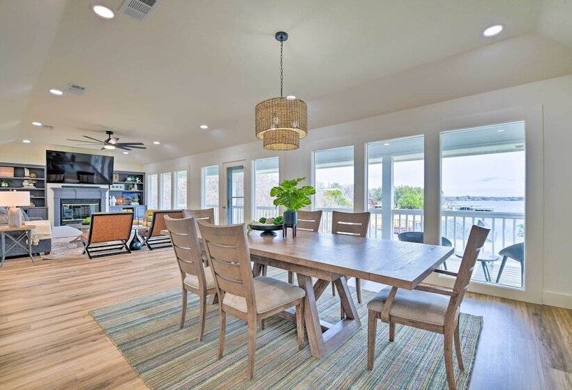 Lake Dayz Granbury Retreat W/ Private Dock!