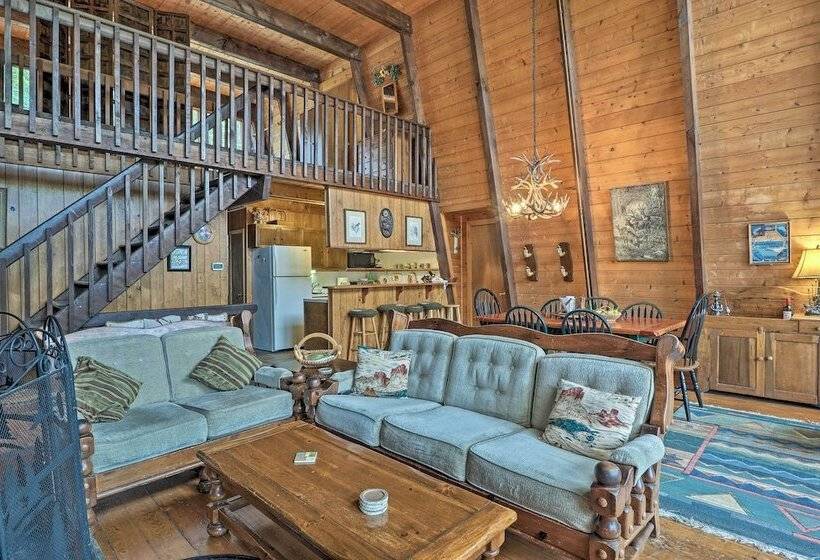 Lakefront Berkshires Retreat W/ Deck, Dock & Boat!