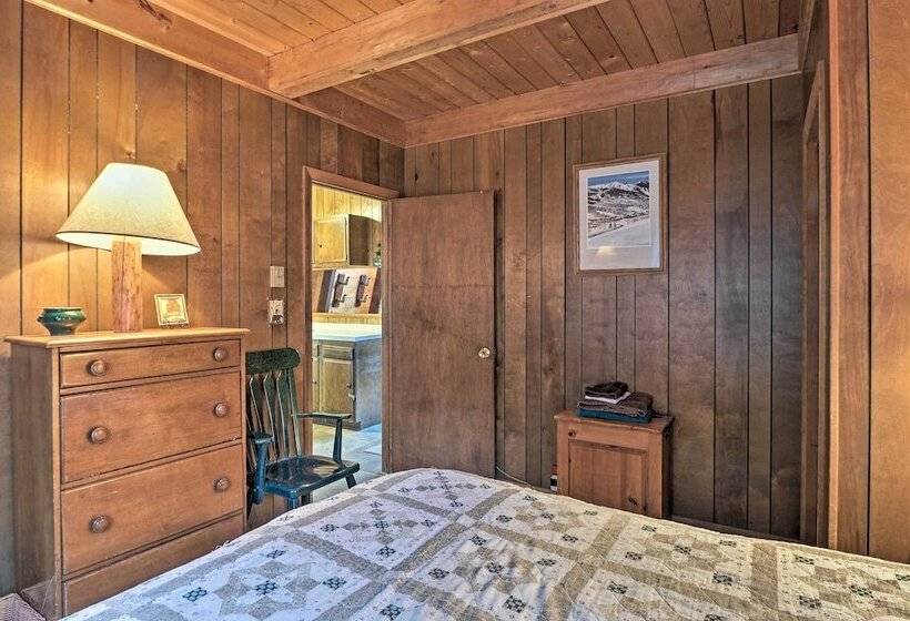 Lakefront Berkshires Retreat W/ Deck, Dock & Boat!