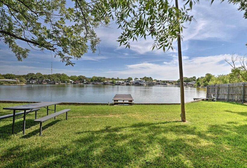 Lakefront Cabin + Guest House Near Granbury Square