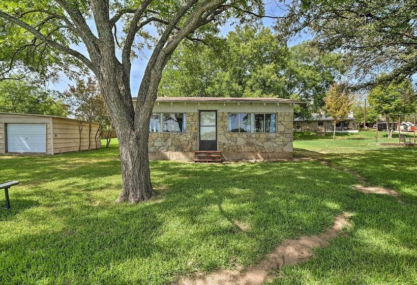 Lakefront Cabin + Guest House Near Granbury Square