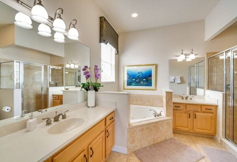 6 Mi To Disney: Lakefront Reunion Resort Home