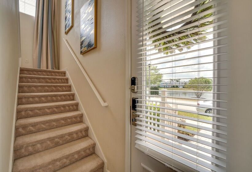 6 Mi To Disney: Lakefront Reunion Resort Home