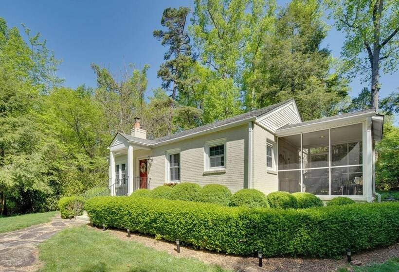 Le Canard Cottage W/ Porch: 7 Mi To The Biltmore