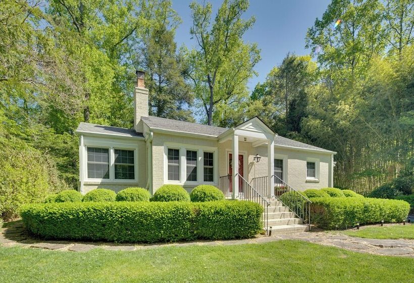 Le Canard  Cottage W/ Porch: 7 Mi To The Biltmore