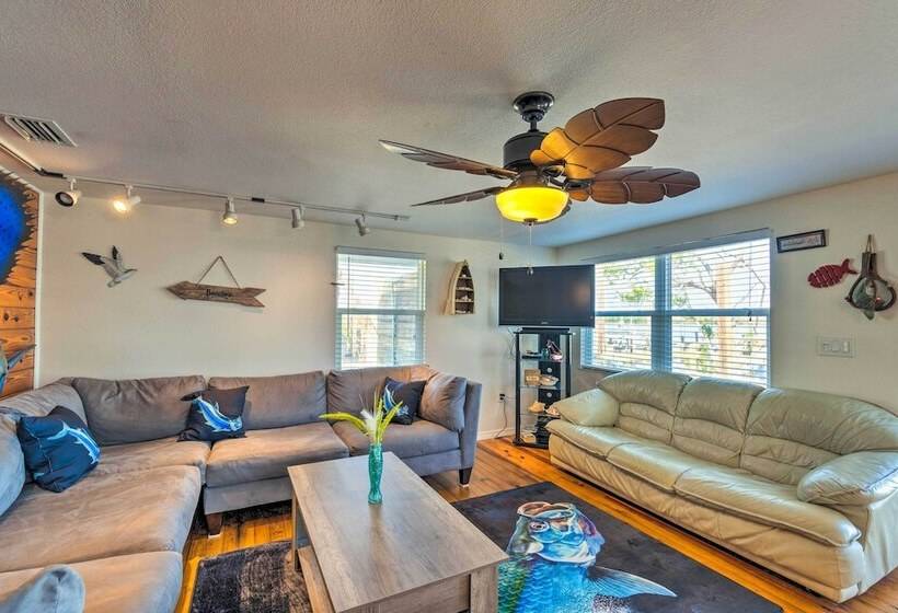 Little Gasparilla Home: Walk To Beaches!