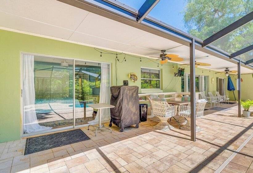 Lovely Crystal River Home W/ Lanai & Pool!