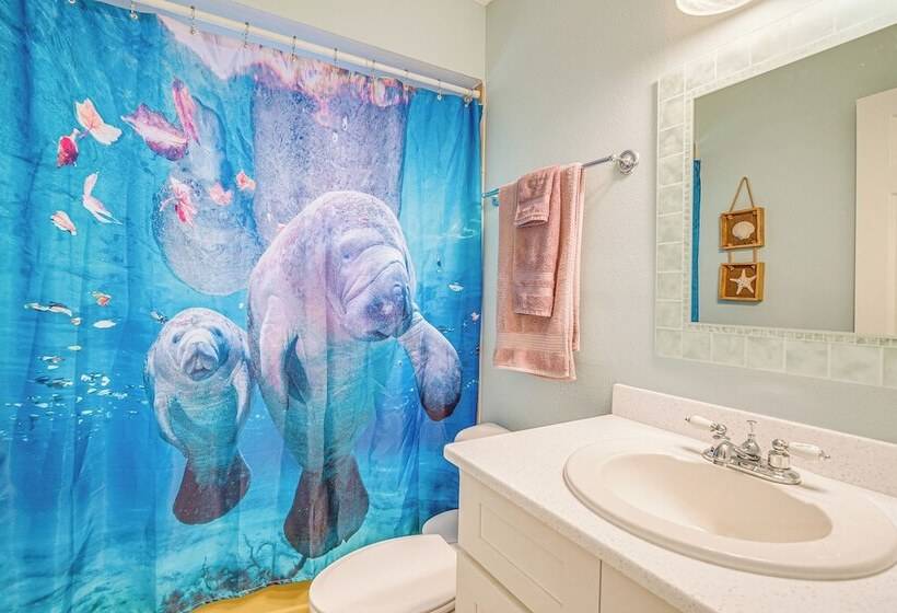 Lovely Crystal River Home W/ Lanai & Pool!