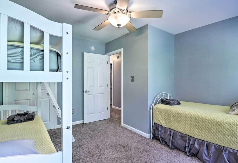 Creekside Brevard Home < 1 Mi To Downtown!