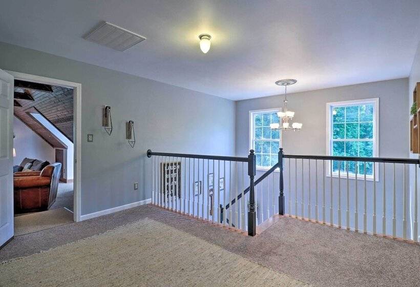 Creekside Brevard Home < 1 Mi To Downtown!