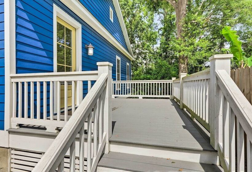 Lovely Mobile Retreat W/ Deck & Front Porch!