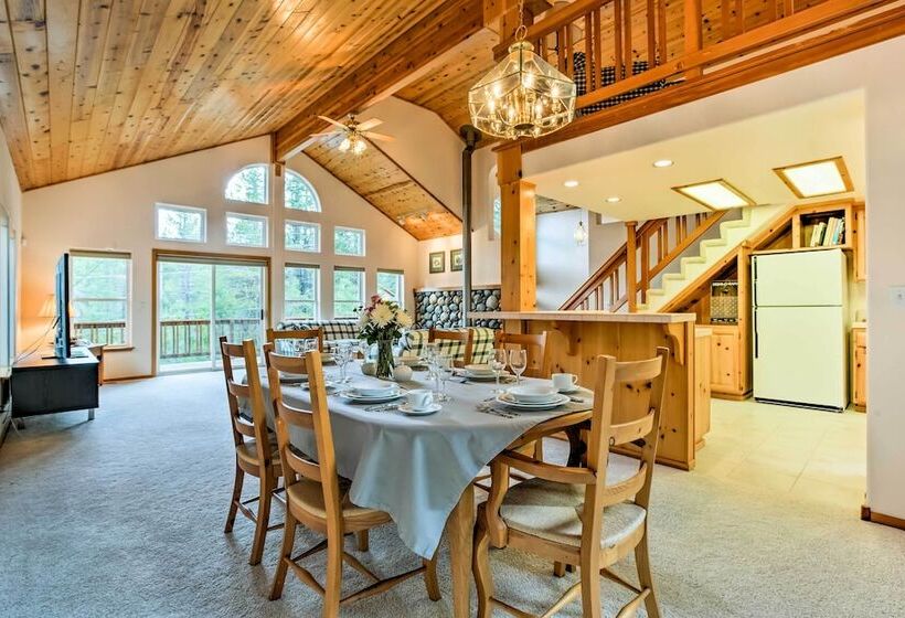 Hot Tub Access, Near Skiing: Tahoe Donner Cabin