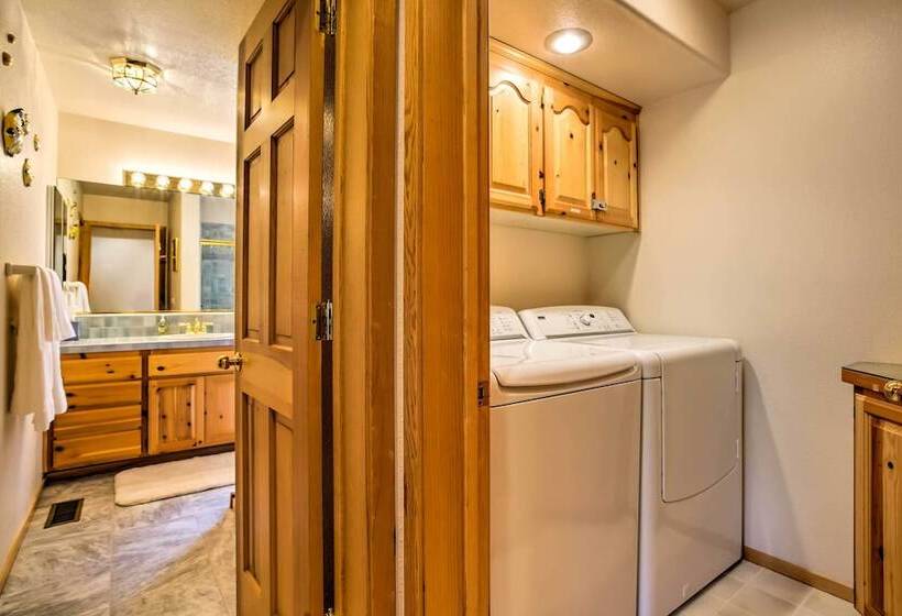 Hot Tub Access, Near Skiing: Tahoe Donner Cabin