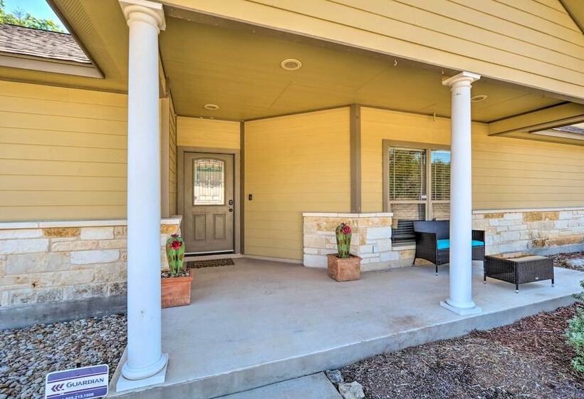 Luxe Canyon Home: Decks, Hot Tub + Lake Views