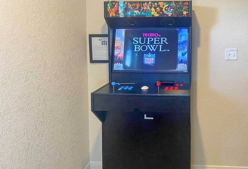 Luxe Canyon Home: Decks, Hot Tub + Lake Views