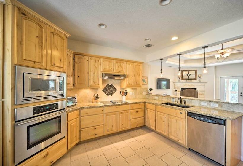 Luxe Canyon Home: Decks, Hot Tub + Lake Views