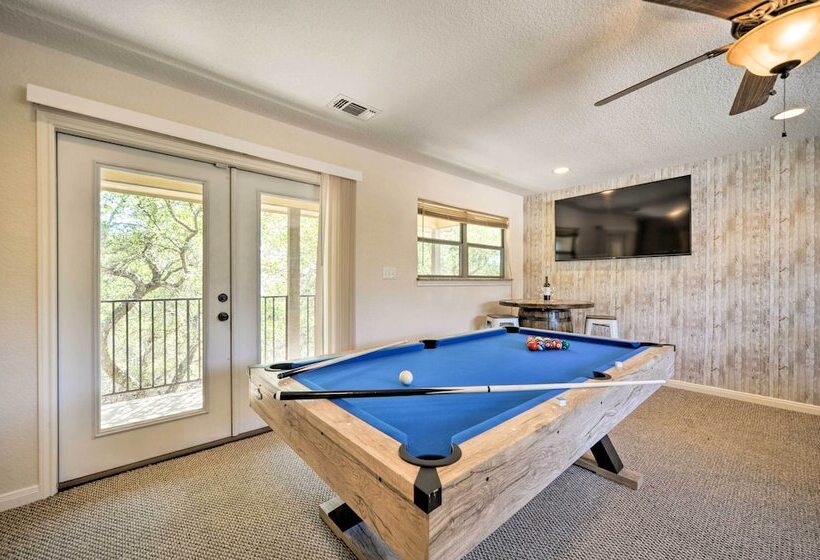 Luxe Canyon Home: Decks, Hot Tub + Lake Views