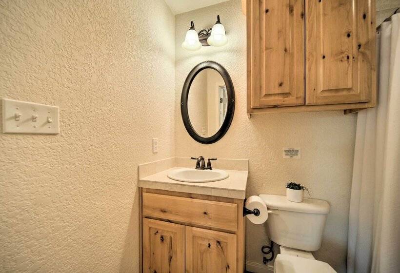 Luxe Canyon Home: Decks, Hot Tub + Lake Views