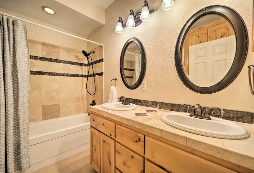 Luxe Canyon Home: Decks, Hot Tub + Lake Views