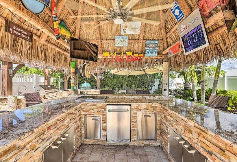 Luxe Cape Coral Escape W/ Pool: 4 Mi To Beach