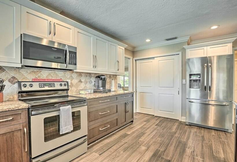 Luxe Cape Coral Escape W/ Pool: 4 Mi To Beach