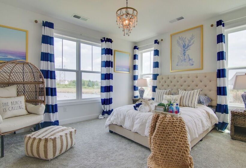 Ocean View Home W/ Beach Shuttle, 5 Mi To Coast!