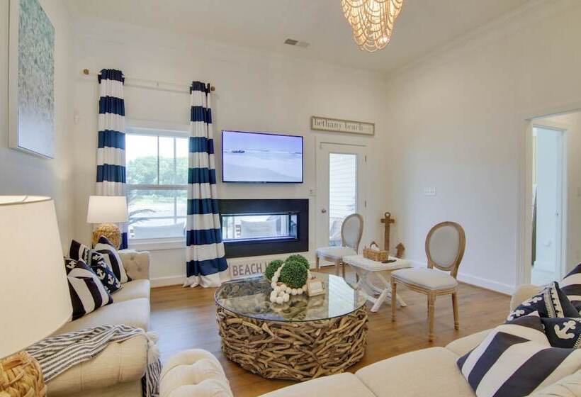 Ocean View Home W/ Beach Shuttle, 5 Mi To Coast!