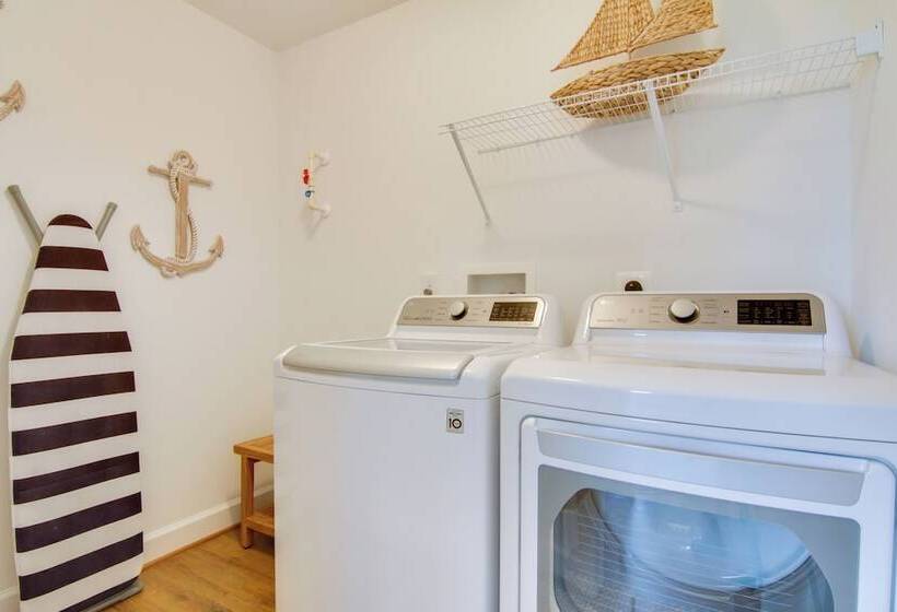 Ocean View Home W/ Beach Shuttle, 5 Mi To Coast!