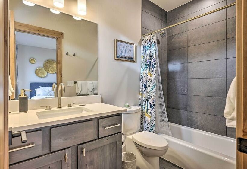 Luxe Home W/ Patio & Pool Access In Silverthorne!