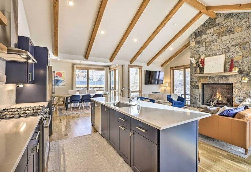 Luxe Home W/ Patio & Pool Access In Silverthorne!