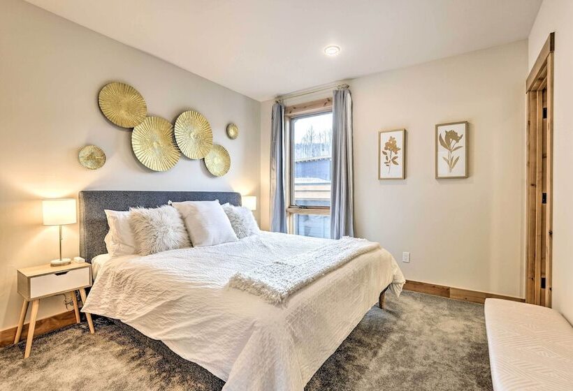 Luxe Home W/ Patio & Pool Access In Silverthorne!