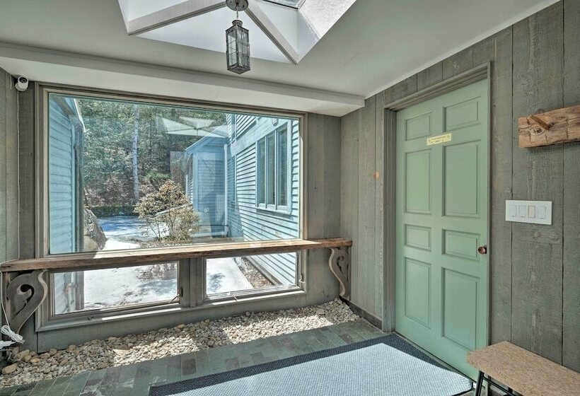 Manchester Home On 40 Acres W/ Game Room & Deck!