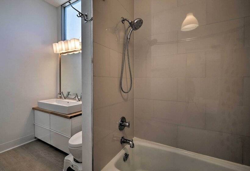 Manchester Home On 40 Acres W/ Game Room & Deck!